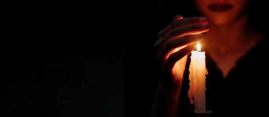 6 Spooktacular Tips for an Intimate Halloween