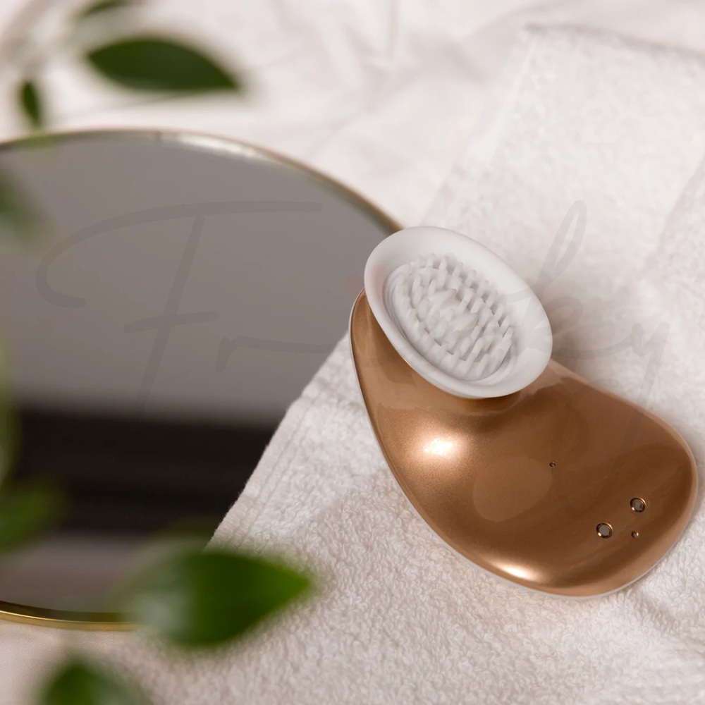 SHOTS - Twitch Handsfree Suction and Vibration Toy - Gold