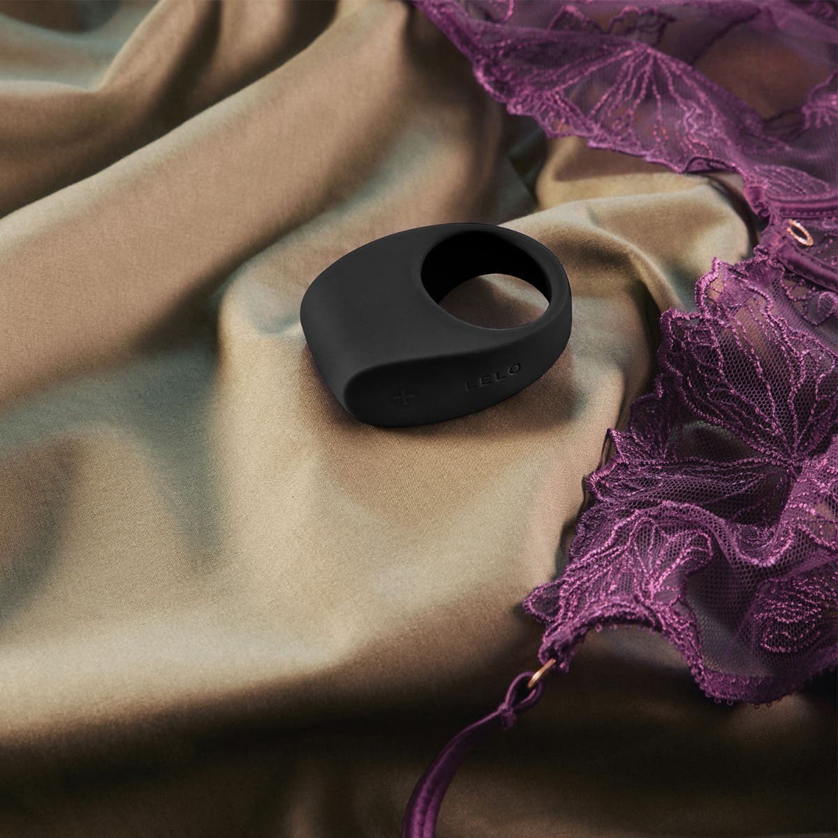 LELO - Tor 3 App-Controlled Vibrating Couple's Ring - Black - FRISKY BUSINESS SG